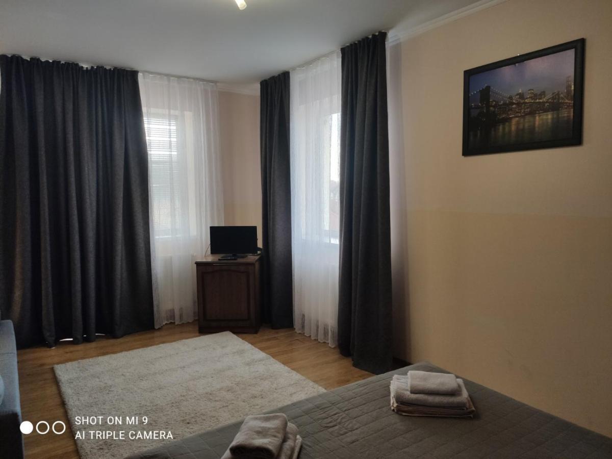 Apartments Domovik On Beregovskaya 3 Mukatjevo Eksteriør billede